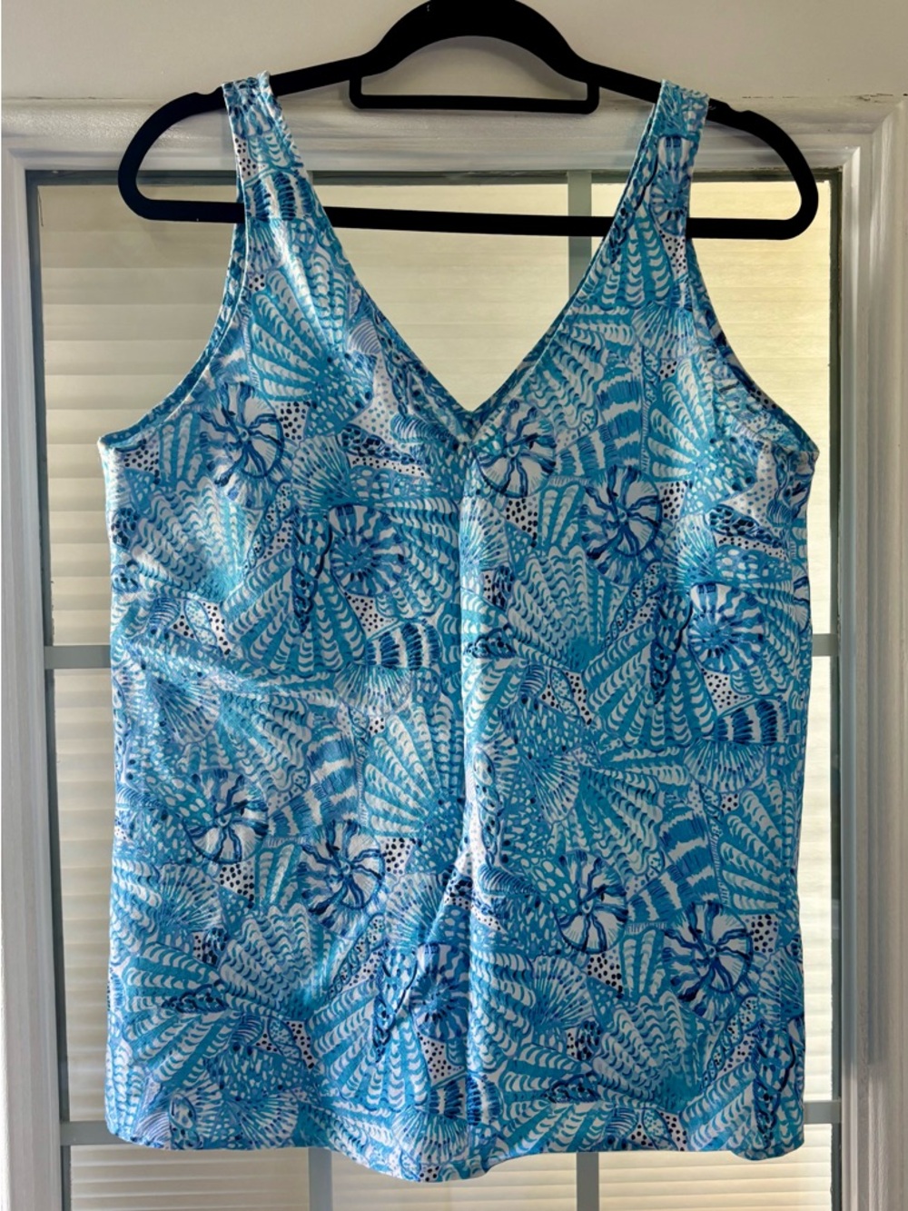 Lilly Pulitzer Blue & White Seashell-Print Linen Tank Top with Gold Logo